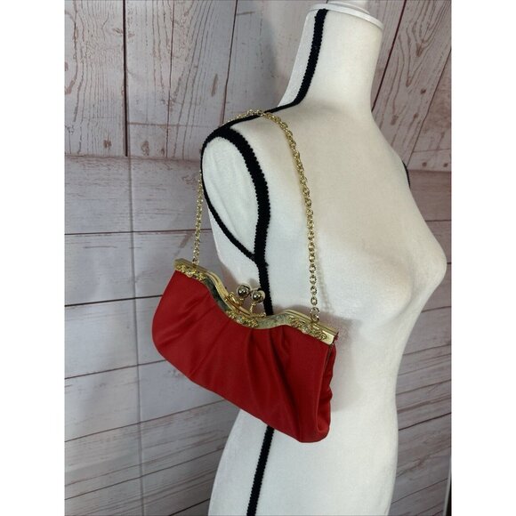 Jessica McClintock Red Satin Clutch Purse Gold Chain Snap closure with bling - Picture 3 of 9